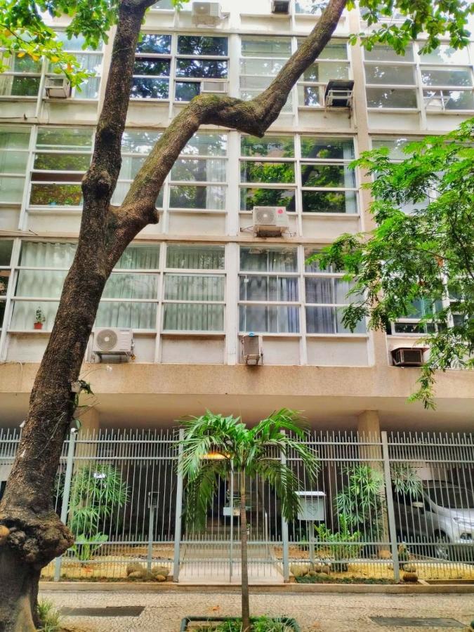Apartamento Bem Localizado No Leblon *